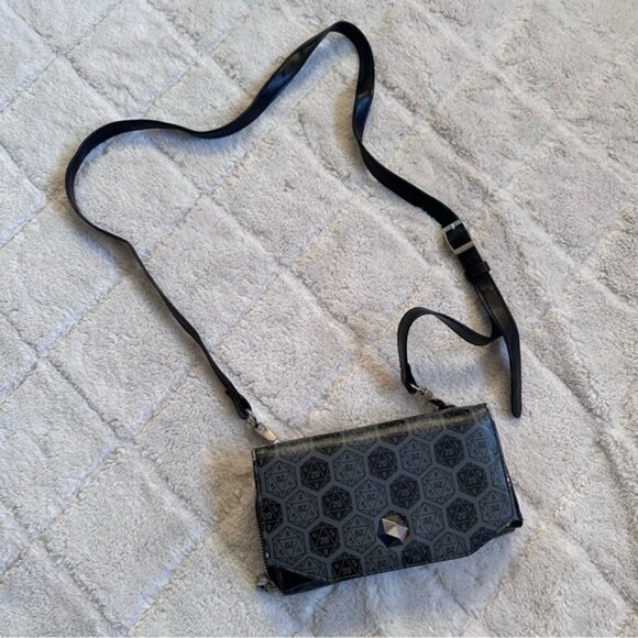 Think Geek | Dungeons & Dragons "Bag of Holding" Clutch Crossbody Bag Purse - Picture 3 of 14